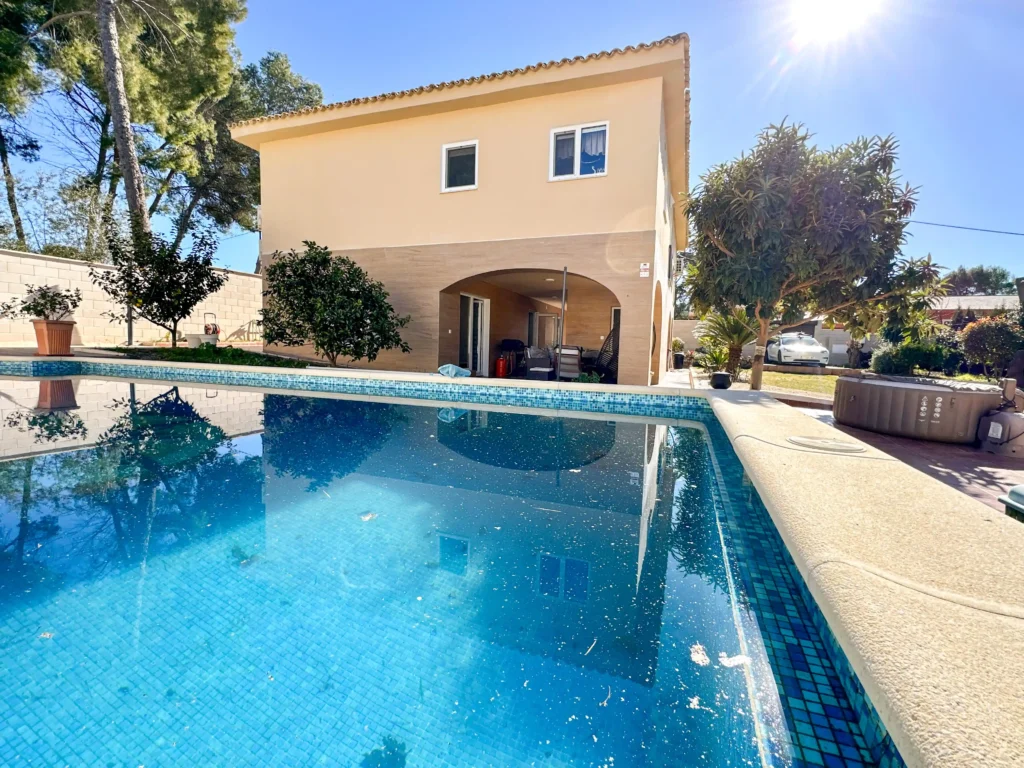 Chalet Entrepinos 599.000 €