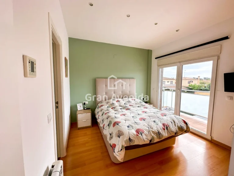 Chalet de 217 m², Gallipont · La Pobla de Vallbona, foto 18 de 30