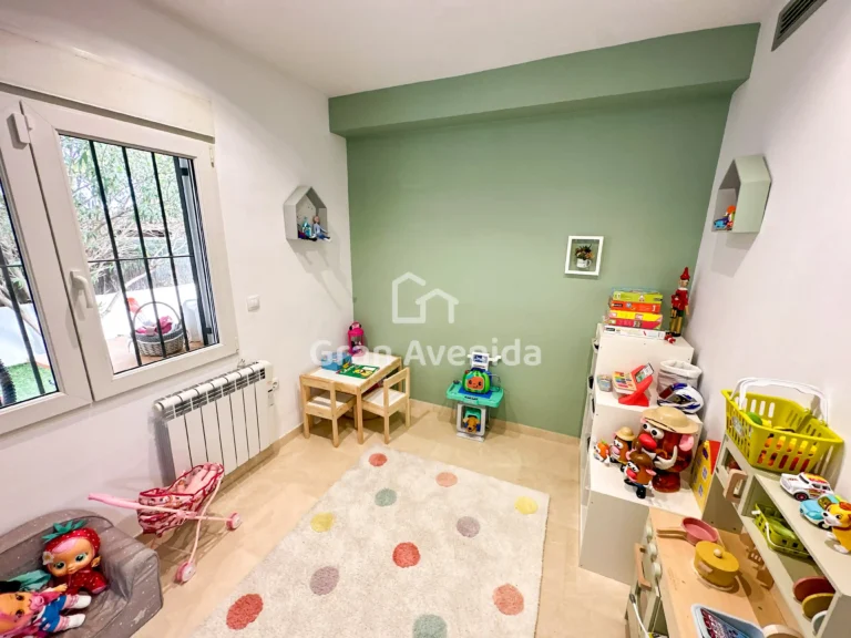 Chalet de 217 m², Gallipont · La Pobla de Vallbona, foto 21 de 30