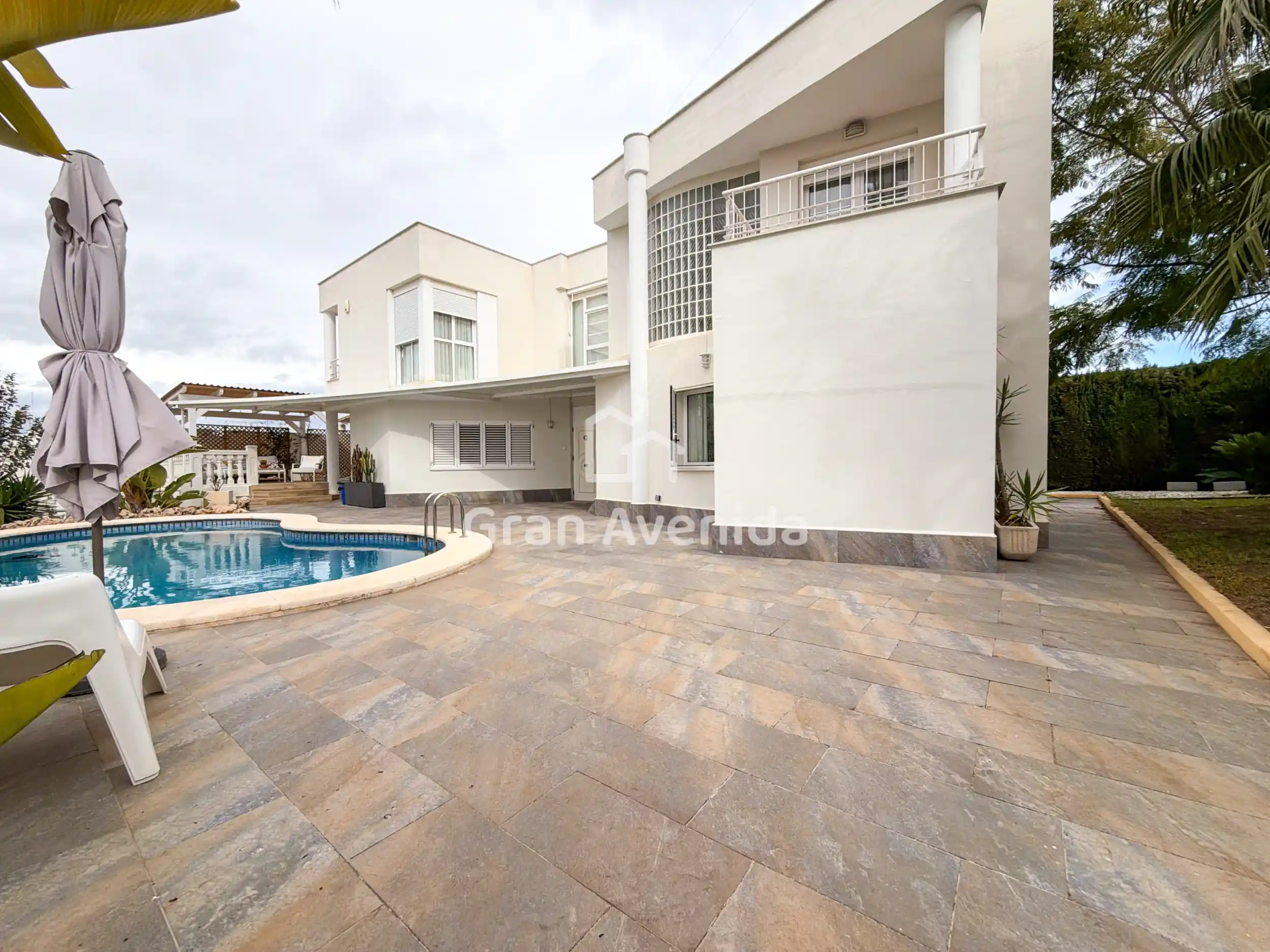 Chalet 655.000 € Paraiso