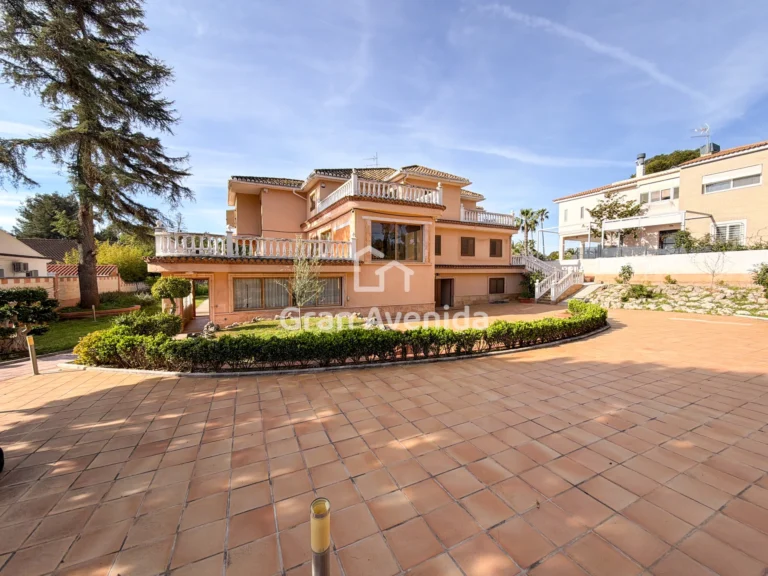 Chalet de 634 m², Montepilar · L'Eliana, foto 1 de 54