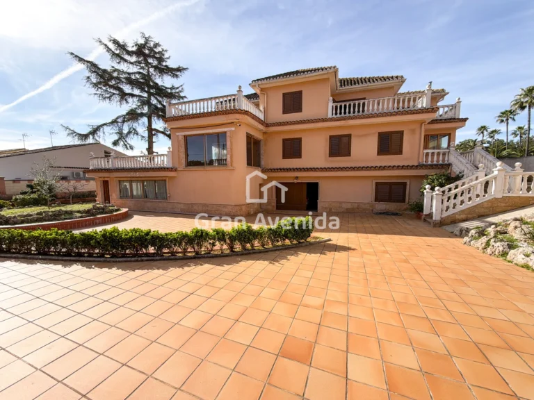 Chalet de 634 m², Montepilar · L'Eliana, foto 2 de 54