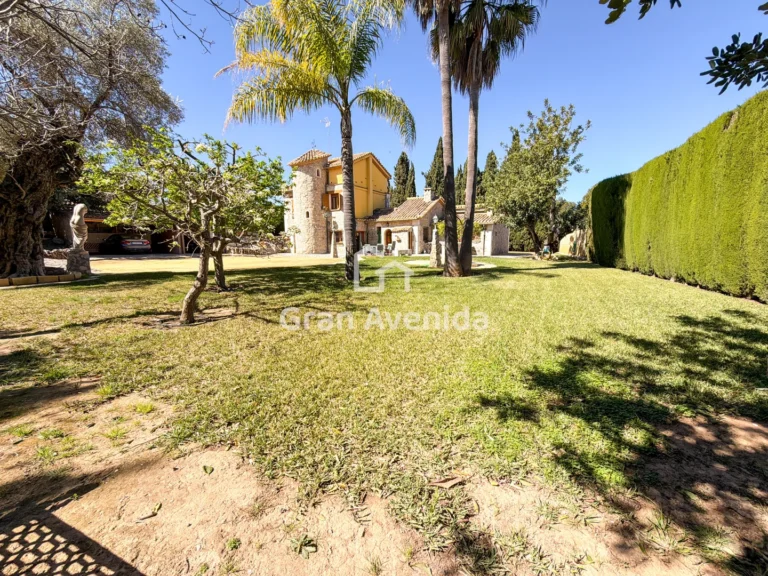 Chalet de 281 m², Les Taules · L'Eliana, foto 2 de 27