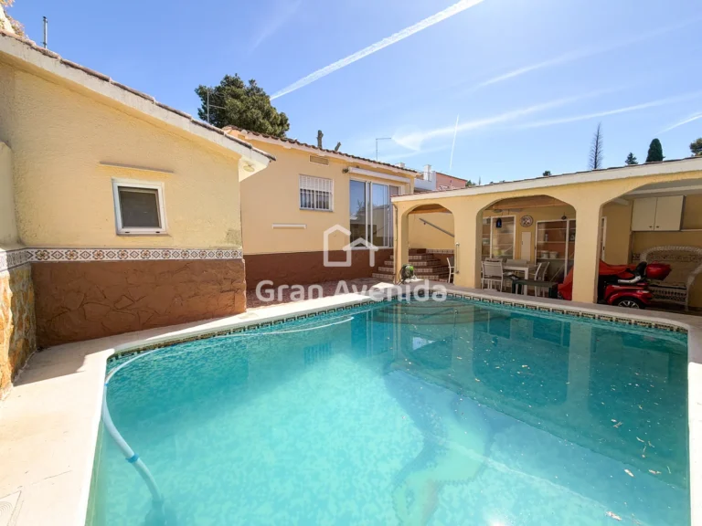 Pareado Montesol 449.000 €