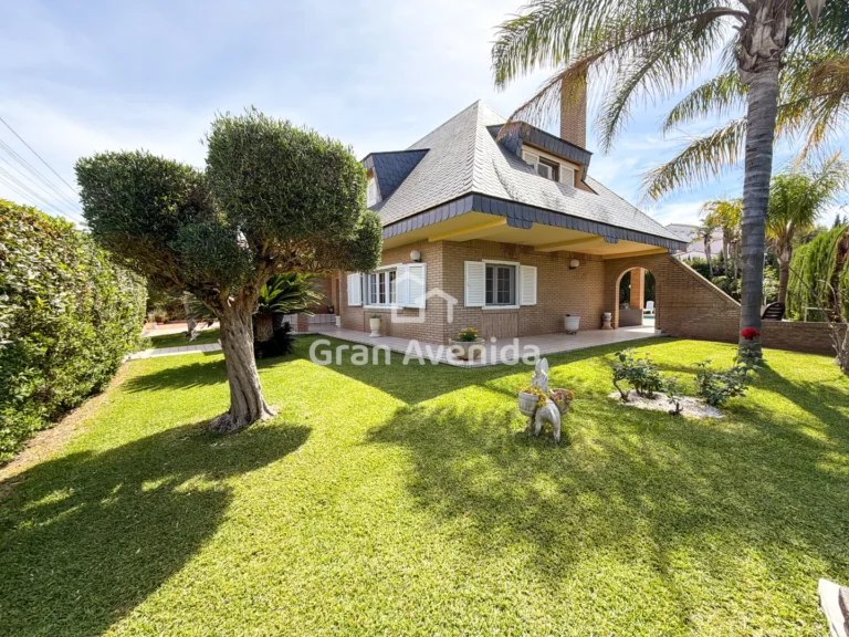 Chalet de 410 m², Entrepinos · L'Eliana, foto 4 de 31