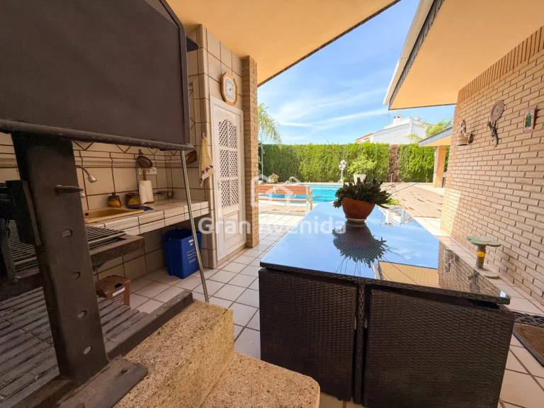 Chalet de 410 m², Entrepinos · L'Eliana, foto 9 de 31