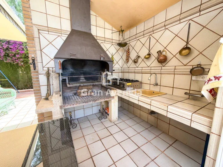 Chalet de 410 m², Entrepinos · L'Eliana, foto 8 de 31