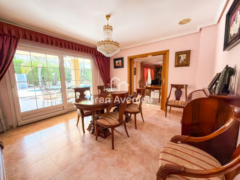Chalet de 410 m², Entrepinos · L'Eliana, foto 14 de 31