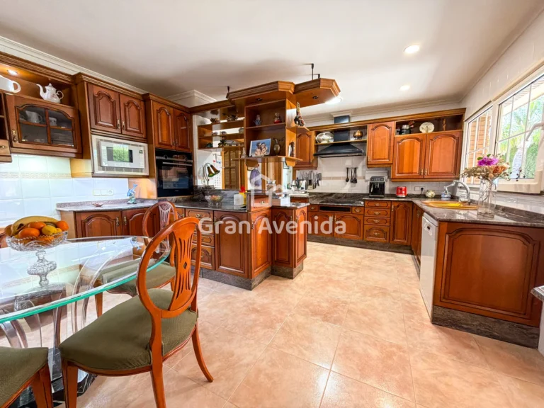Chalet de 410 m², Entrepinos · L'Eliana, foto 15 de 31