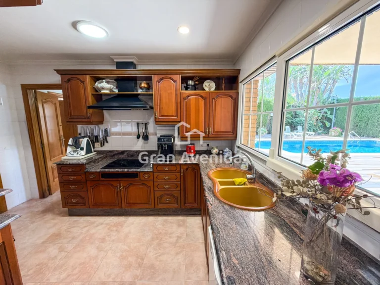 Chalet de 410 m², Entrepinos · L'Eliana, foto 17 de 31