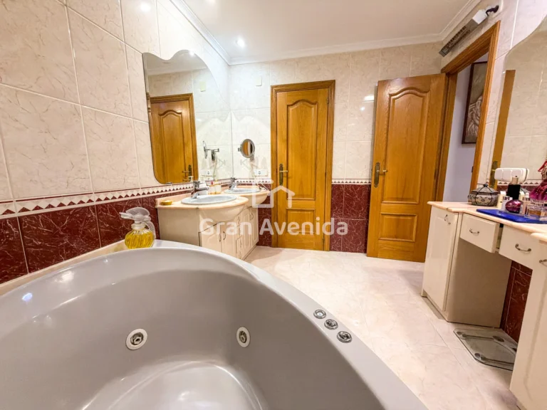 Chalet de 410 m², Entrepinos · L'Eliana, foto 21 de 31