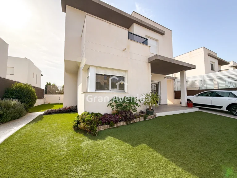 Chalet pareado de 188 m², Maravisa · La Pobla de Vallbona, foto 2 de 28