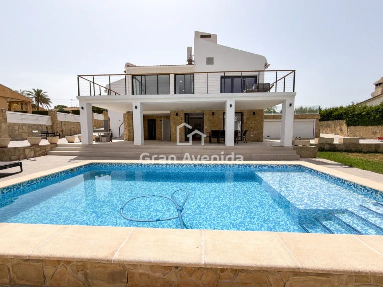 Chalet de 322 m², Entrepinos · L'Eliana, foto 2 de 26