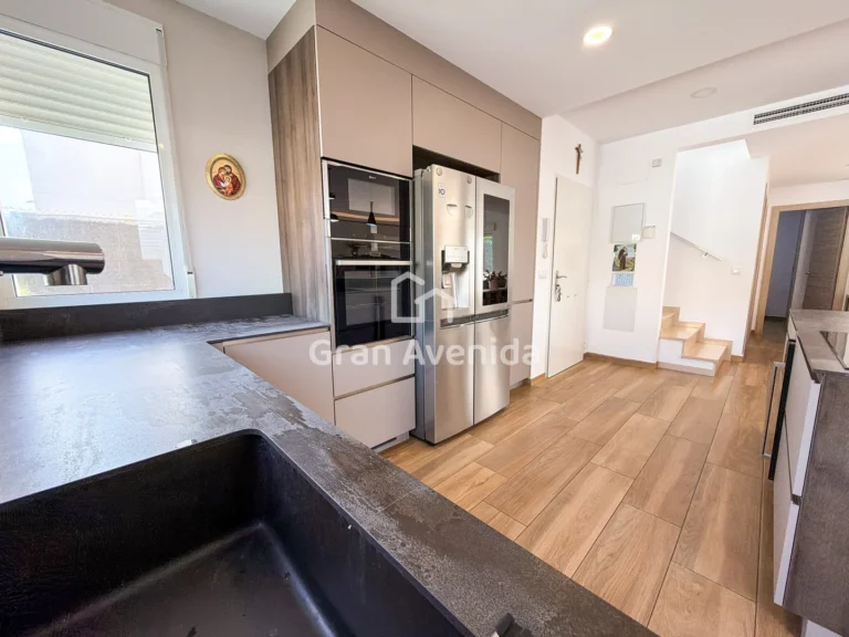 Chalet pareado de 188 m², Maravisa · La Pobla de Vallbona, foto 11 de 28