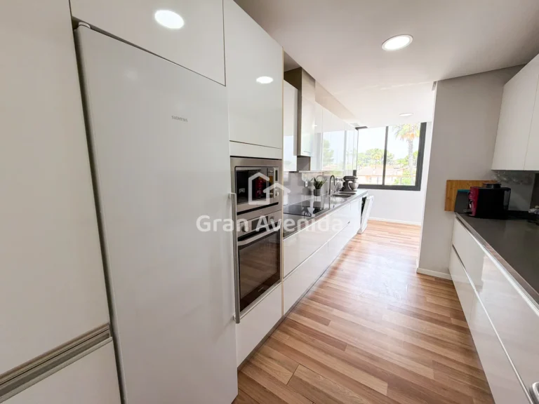 Chalet de 322 m², Entrepinos · L'Eliana, foto 12 de 26