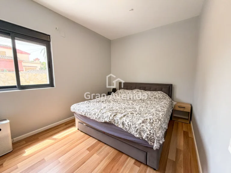 Chalet de 322 m², Entrepinos · L'Eliana, foto 17 de 26