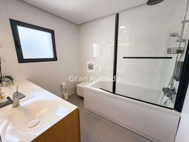 Chalet de 322 m², Entrepinos · L'Eliana, foto 18 de 26