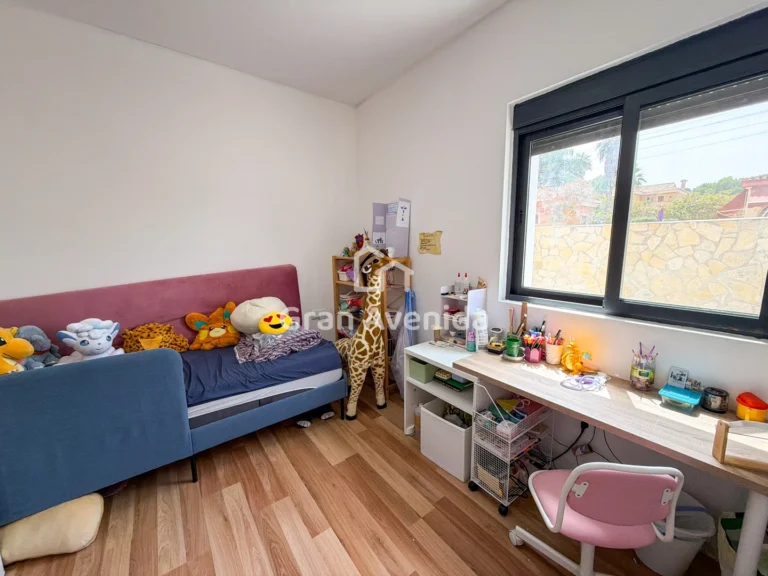 Chalet de 322 m², Entrepinos · L'Eliana, foto 25 de 26