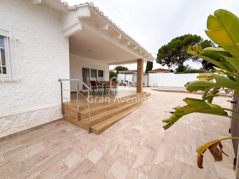 Chalet de 85 m², El Carmen · La Eliana, foto 2 de 23