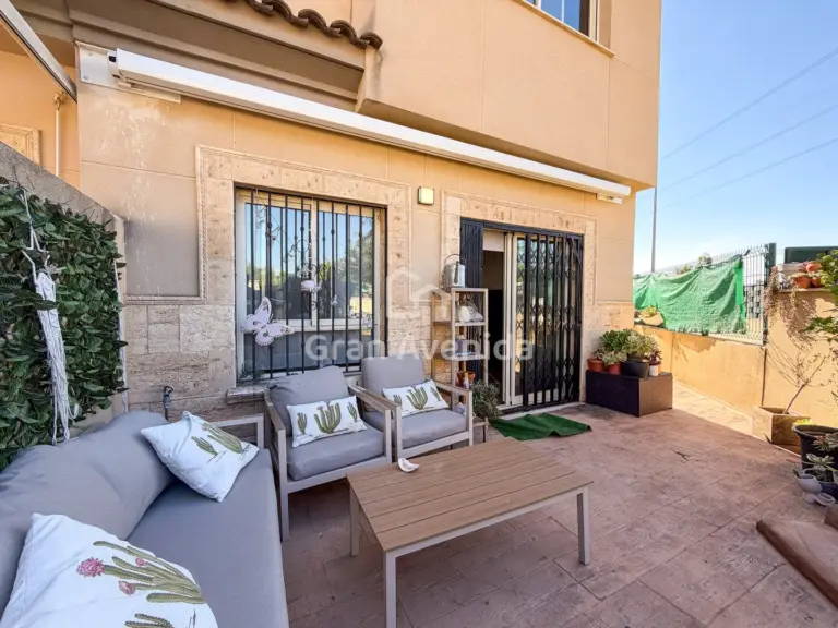 245 m² Semi-detached house, San Vicente · San Antonio de Benagéber, photo 2 of 37