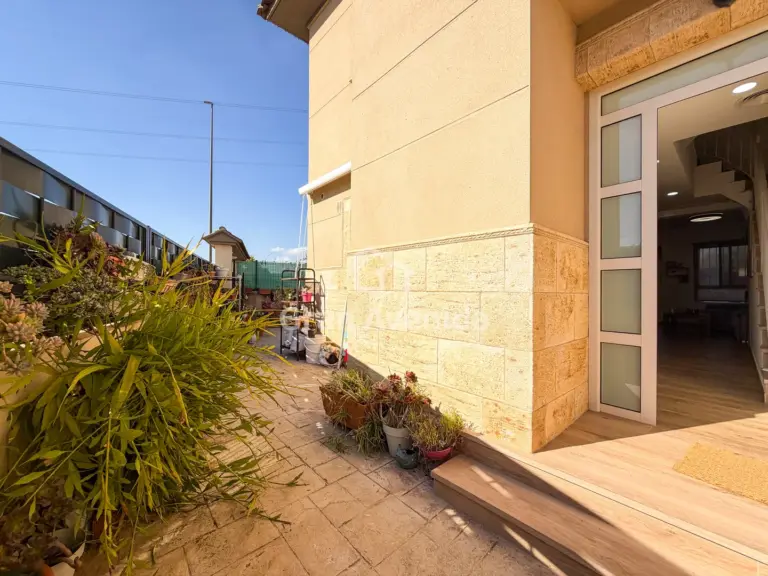 245 m² Semi-detached house, San Vicente · San Antonio de Benagéber, photo 3 of 37