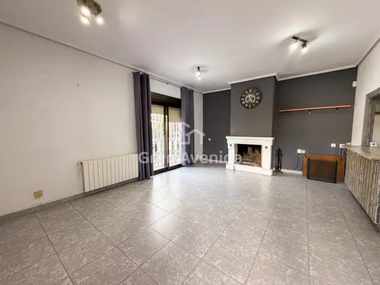 Chalet de 210 m², Entrepinos · La Eliana, foto 8 de 26
