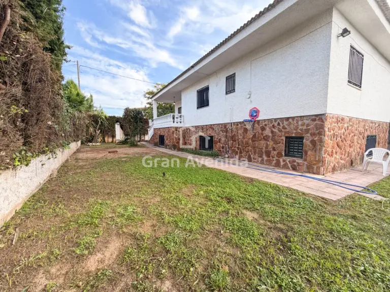 Chalet de 210 m², Entrepinos · La Eliana, foto 22 de 26