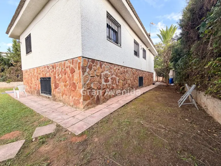 Chalet de 210 m², Entrepinos · La Eliana, foto 23 de 26