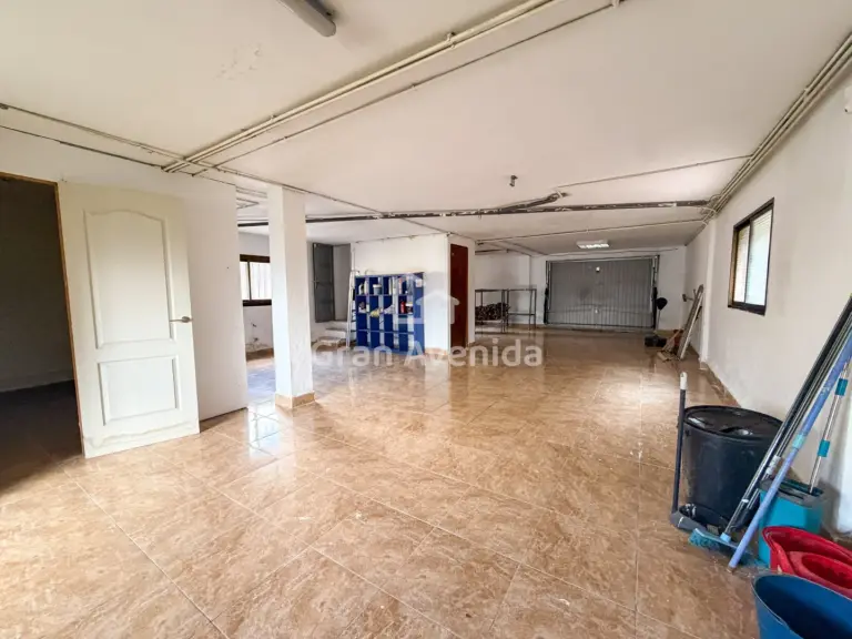 Chalet de 210 m², Entrepinos · La Eliana, foto 24 de 26